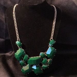 🦉J Crew green Symmetrical stone necklace🦉